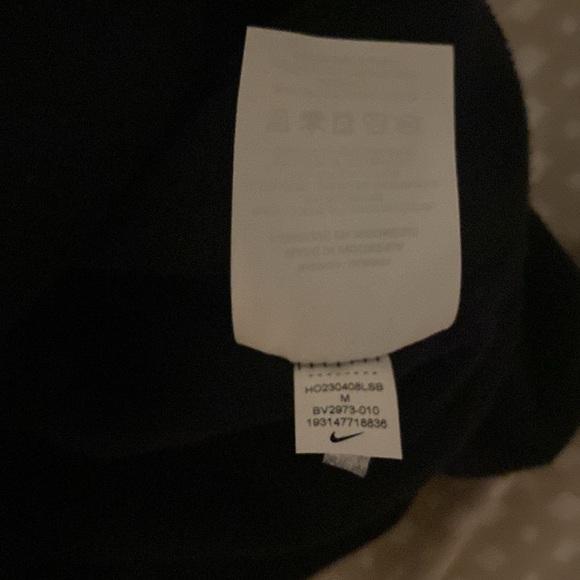 Black Nike sweater, brand new not been worn - Picture 3 of 4